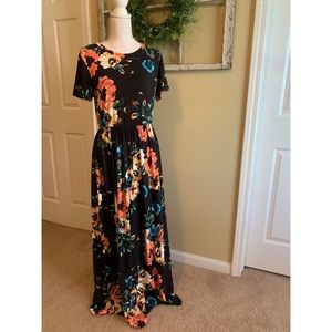 Black and Floral Short Sleeve Maxi Dress